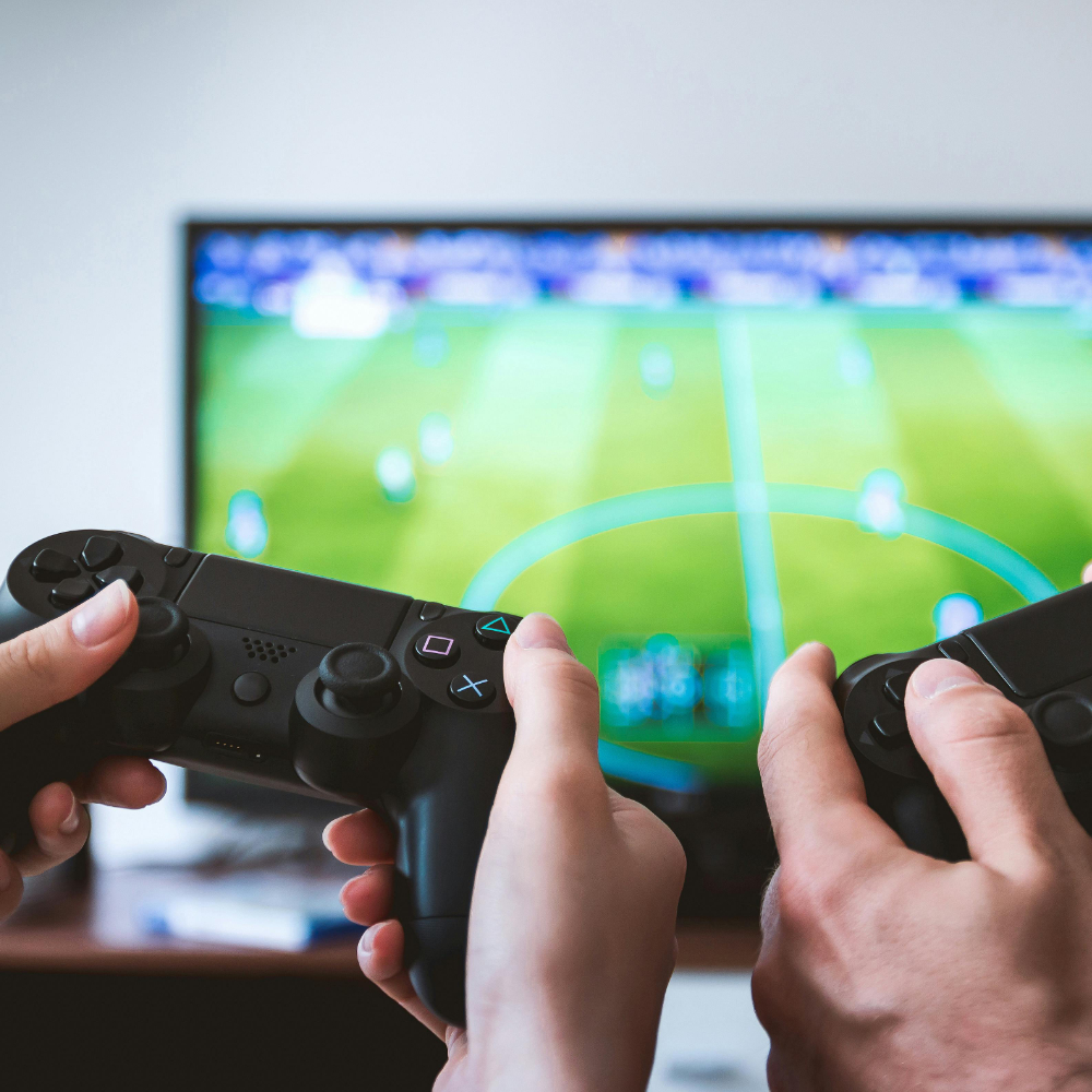 الألعاب الإلكترونية منافس حقيقي للرياضة التقليدية