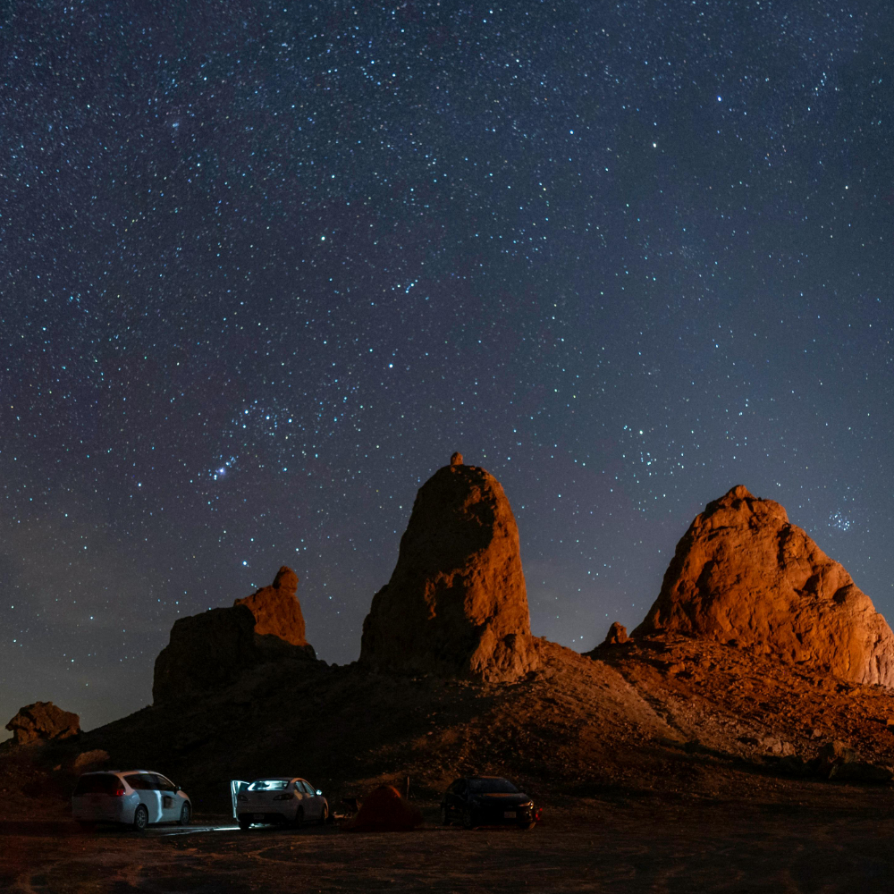 ليل الصحراء..صاف و بعيد عن ضوضاء المدن