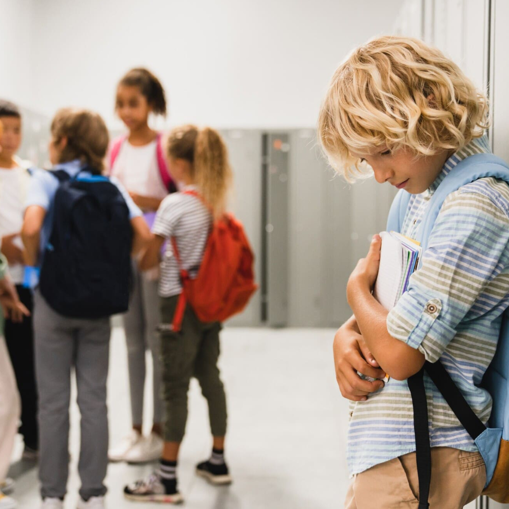 التنمر… جرحٌ خفي قد يغيّر حياة إنسان