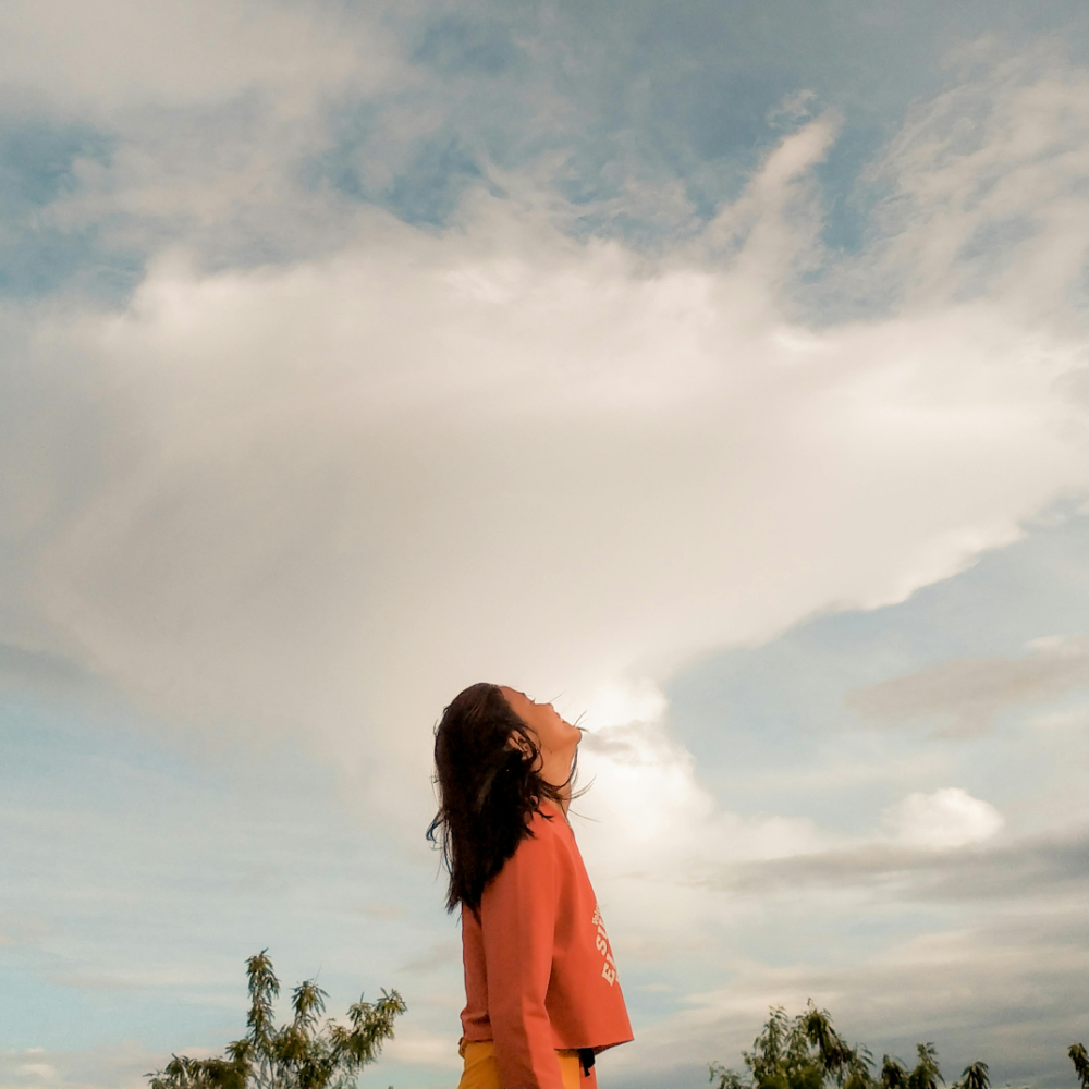 لماذا ننظر الى السماء عندما نفكر