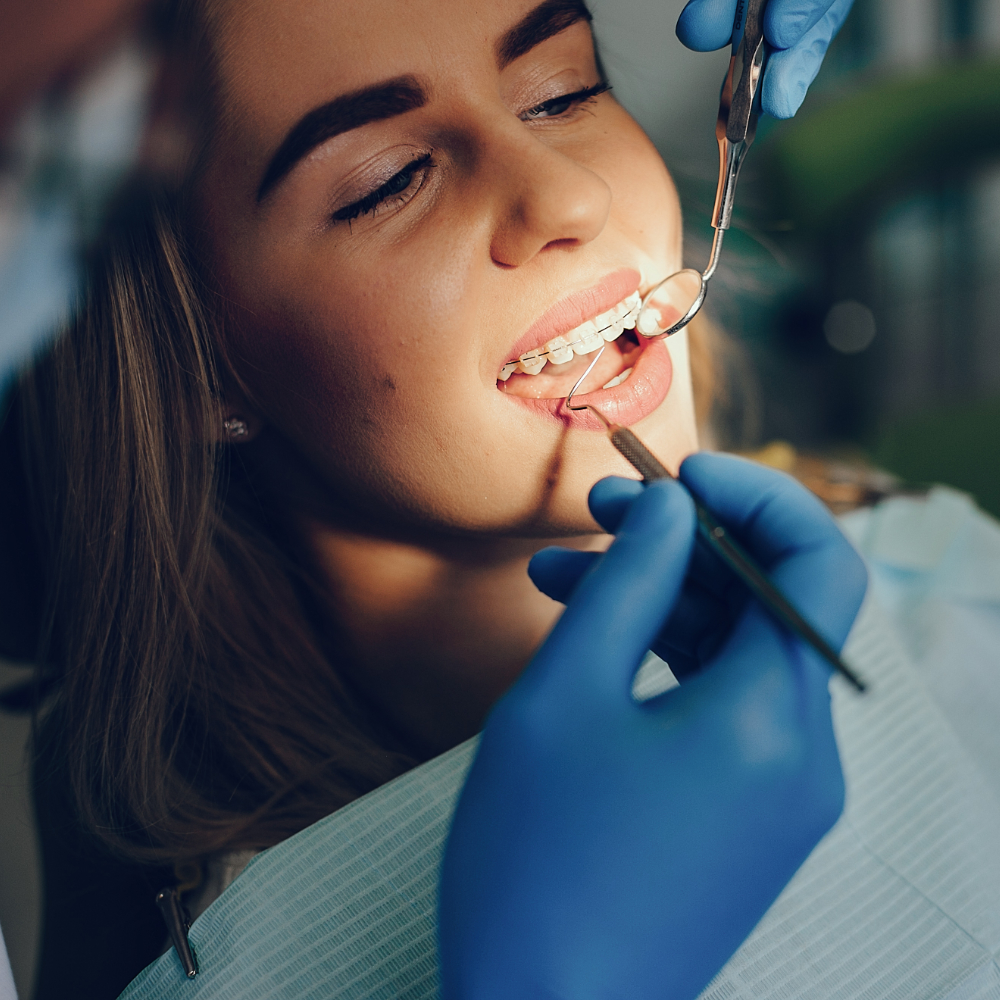 ابتسامة صحية تبدأ من التقويم… لماذا يُعد تقويم الأسنان ضرورة وليس رفاهية؟