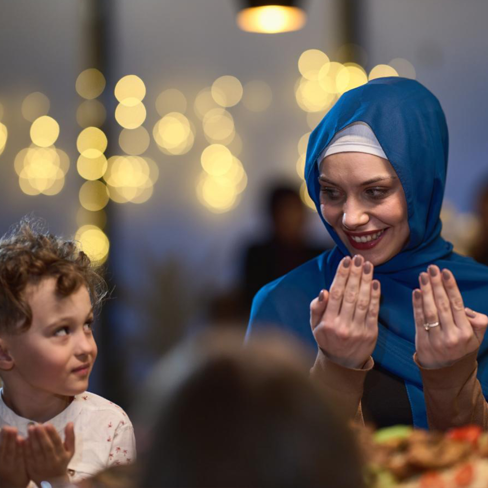 الأم في رمضان.. جهود مضاعفه