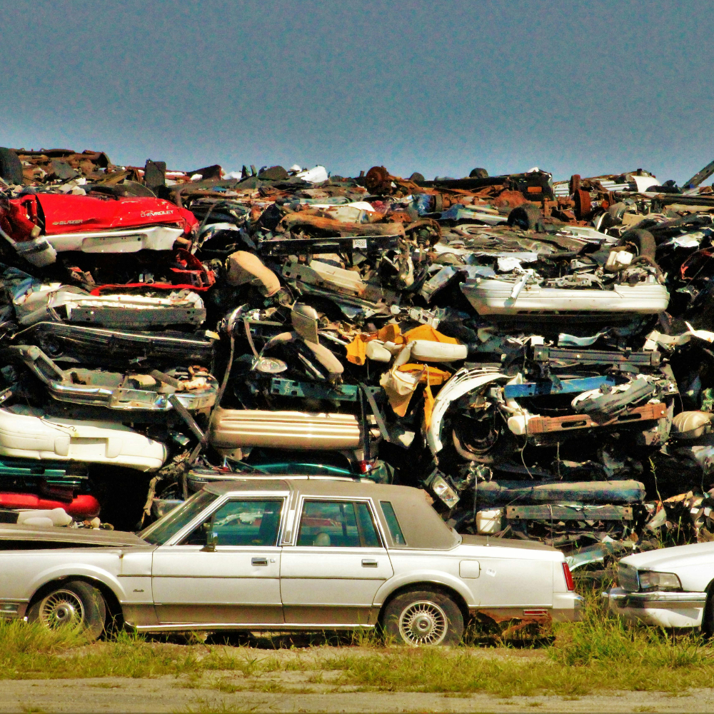 نفايات السيارات خطرعلى البيئة  